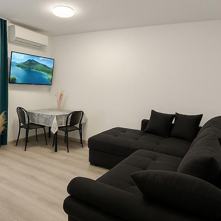 Dodo Apartament Mamaia Nord นาโวดาริ ภายนอก รูปภาพ
